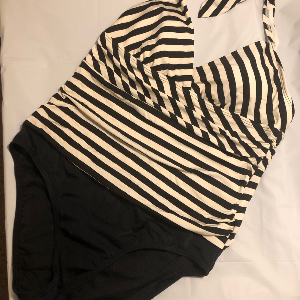 1pc black and white swimsuit tie back
